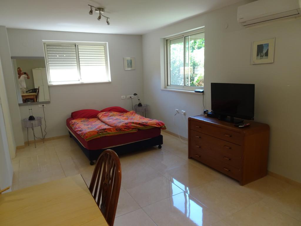 Magnificent Studio In Zichron Yaakov Sea View And Garden Zichron Ja’akow Exterior foto
